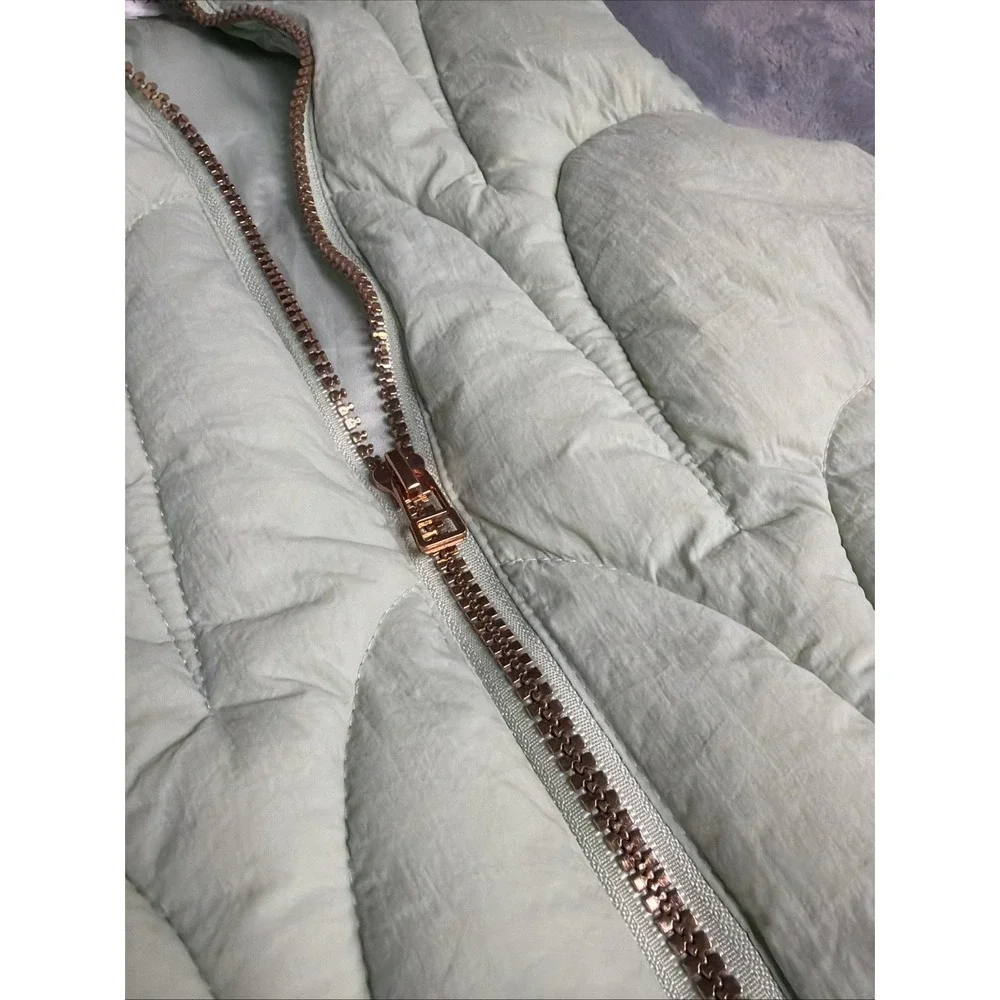 Tahari Kids Quilted Puffer Vest Mint Green Rose Gold Zip Front Size 10